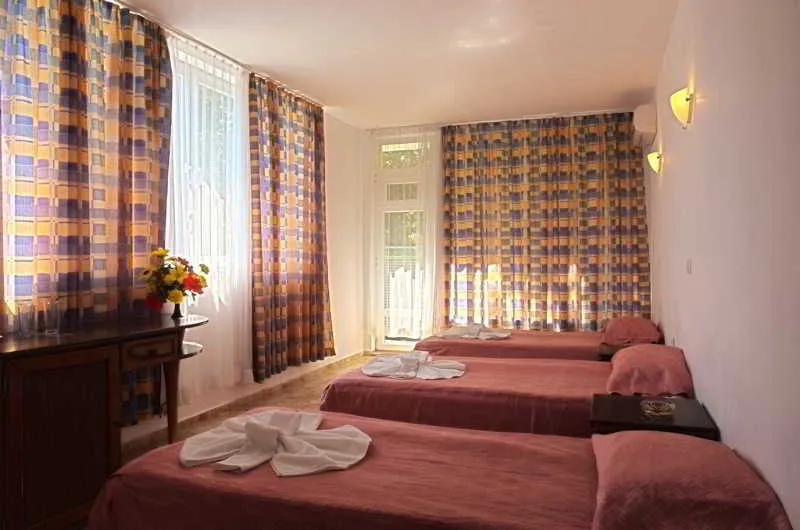 Room, Sunny Varshava, Varna