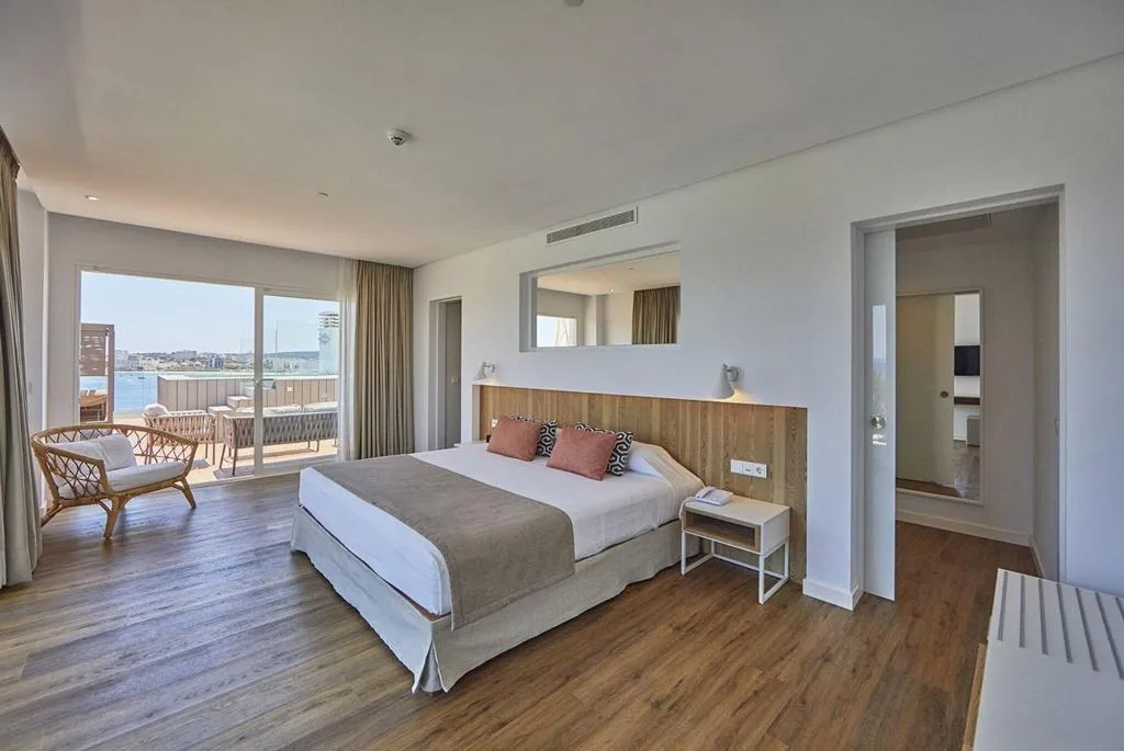 JUNIOR SUITE WITH PRIVATE POOL Room, Ponent Mar, Majorca