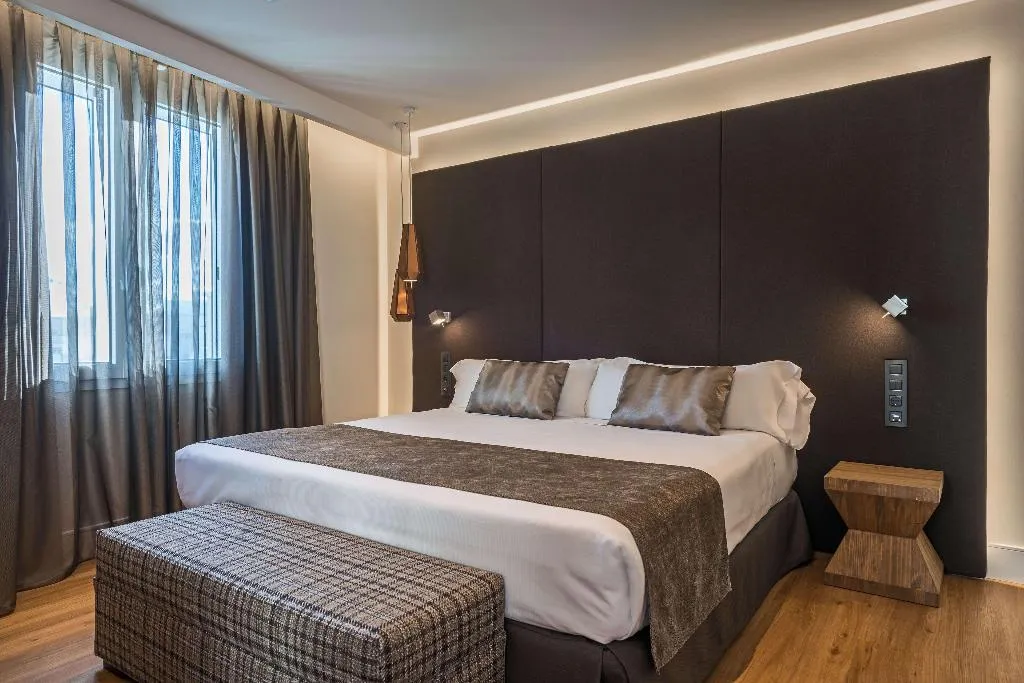 Room, Catalonia Gran Via Madrid, Madrid