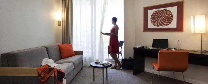 Room, Zodiaco, Andalucia