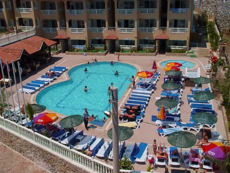 Pool, Oren Hill, Dalaman