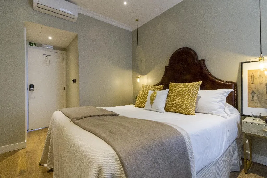 Room, Bairro Alto Suites, Lisbon