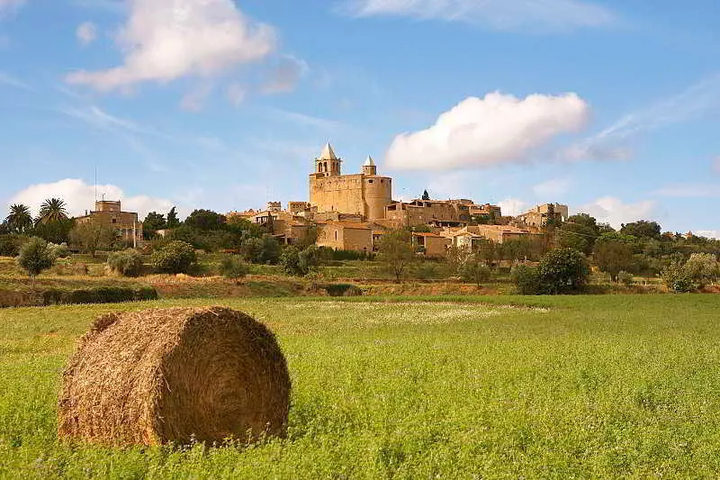 General view, La Plaça Madremanya, Costa Brava