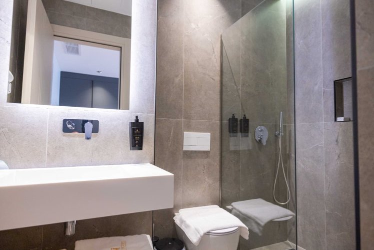 Tris3 Hotel, Kavaje