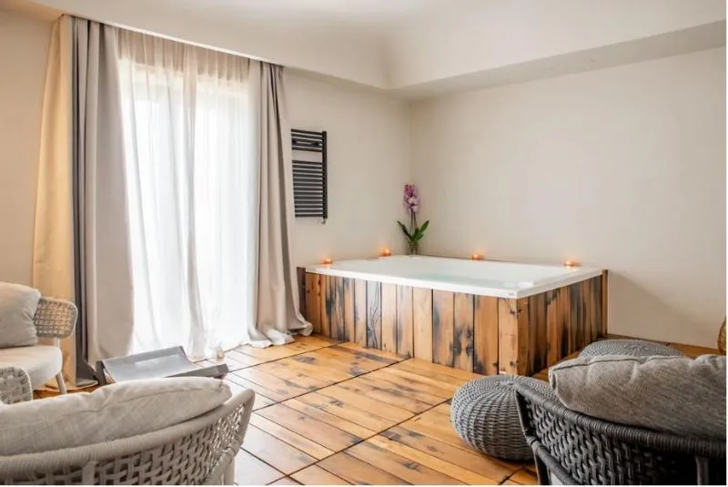 SUITE KING BED WITH JACUZZI Room, Villa Favorita Hotel & Events, Palermo