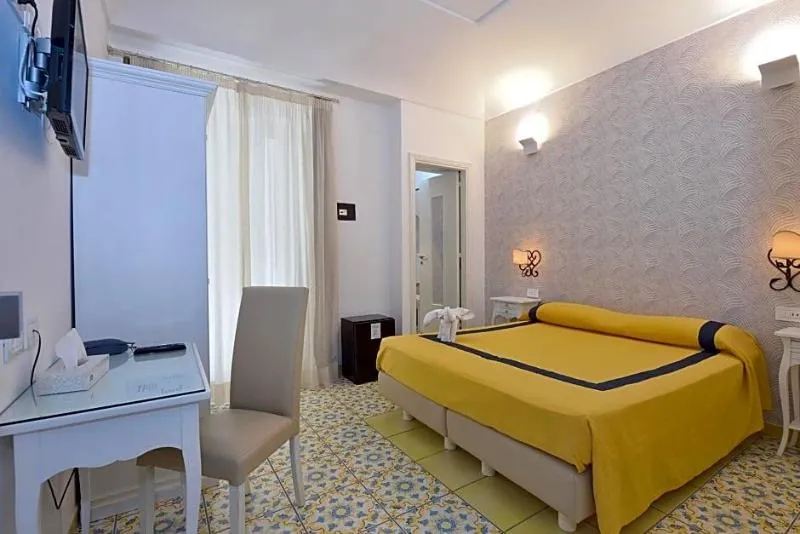 Lobby, Hotel Settebello, Naples