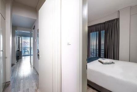 Riviera Hotel, Athens