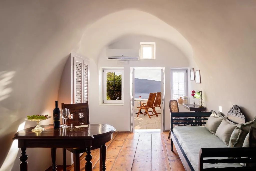 SUITE HONEYMOON Room, Fanari Villas, Santorini