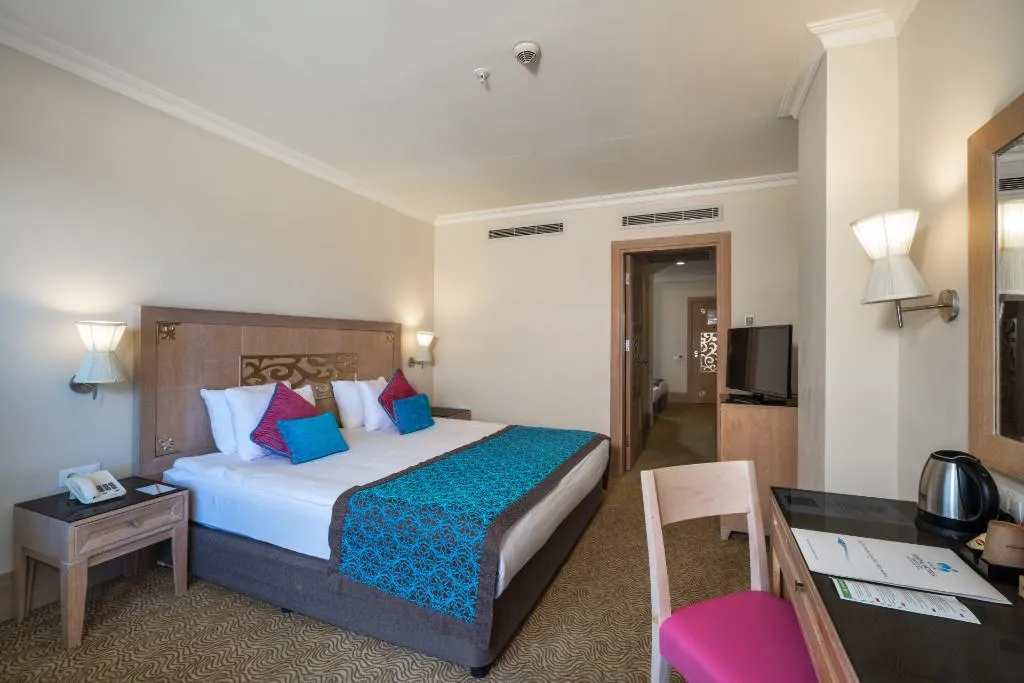 FAMILY ROOM STANDARD Room, Crystal De Luxe Comfort Collection, Antalya