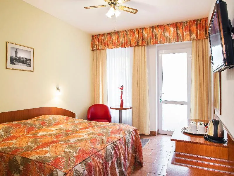 DOUBLE STANDARD Room, Seifert, Prague