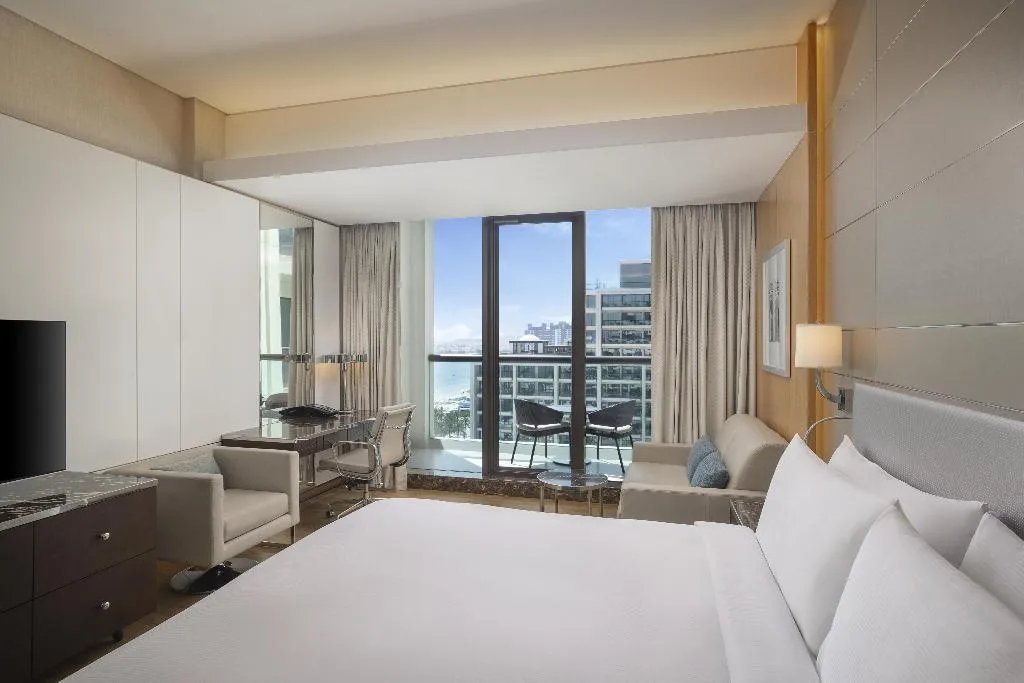 DOUBLE SEA VIEW KING BED Room, Hilton Dubai Palm Jumeirah, Dubai