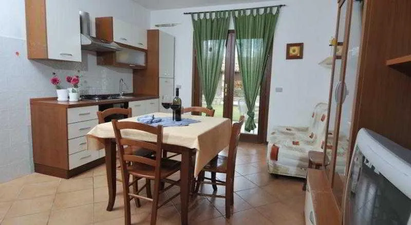 APARTMENT CAPACITY 4 Room, Complessi Residenziali Le Canne e Le Canne Mare, Olbia