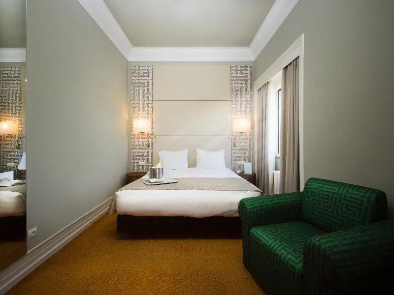 Double or Twin STANDARD Room, Miraparque, Lisbon