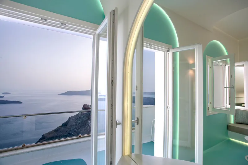 SUITE CAPACITY 2 Room, Andronikos Santorini, Santorini