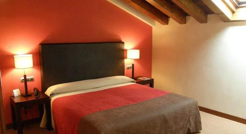 Room, Palacio San Facundo, Madrid