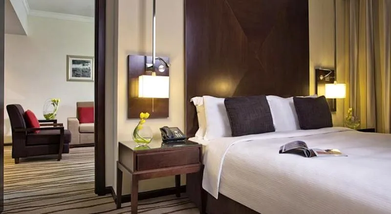 DOUBLE PREMIUM KING BED Room, Radisson Blu Hotel Dubai Barsha Heights, Dubai