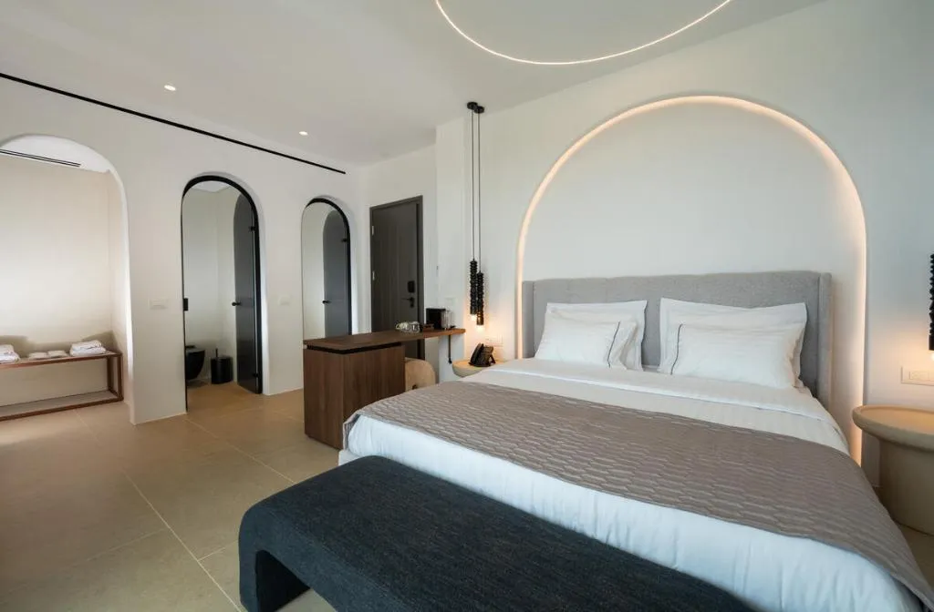 JUNIOR SUITE WITH JACUZZI WITH VIEWS Room, Muse Of Mykonos, Mykonos