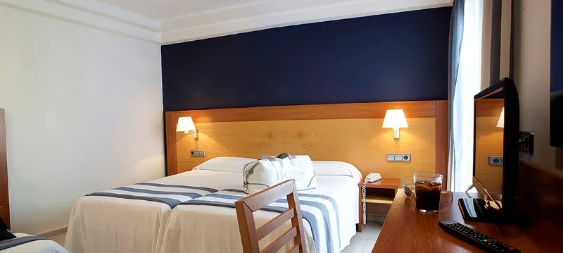 DOUBLE STANDARD Room, Els Pins, Costa Brava
