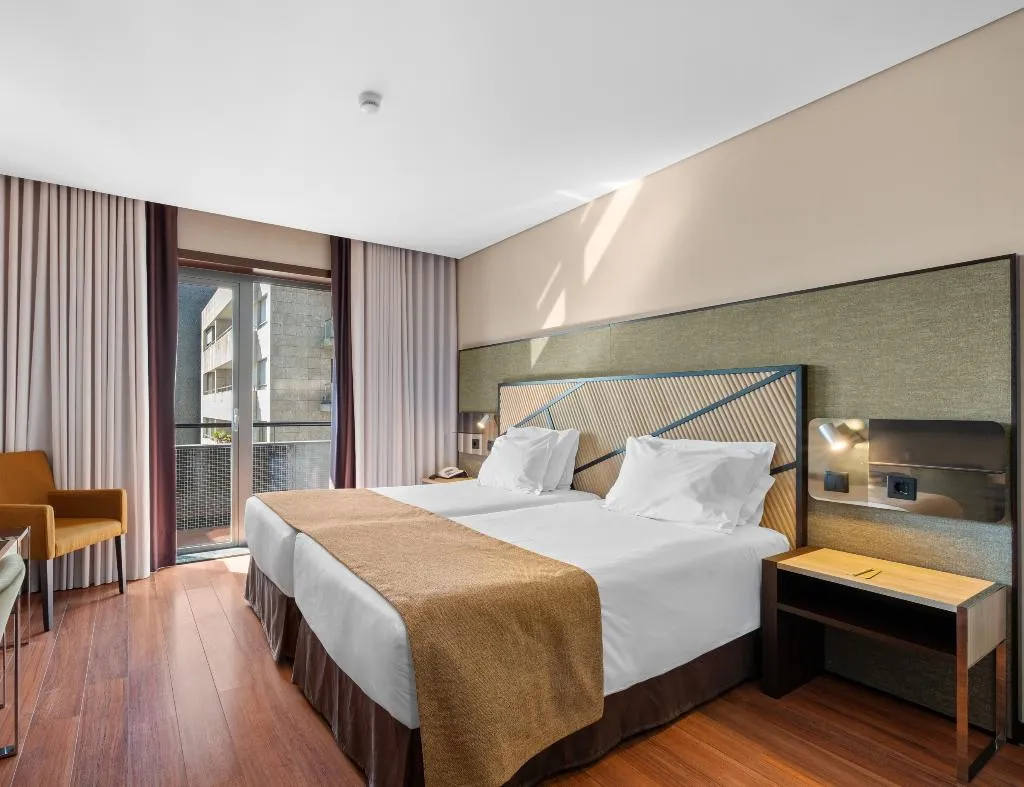 TWIN WITH BALCONY Room, Axis Porto Business & SPA Hotel, Porto