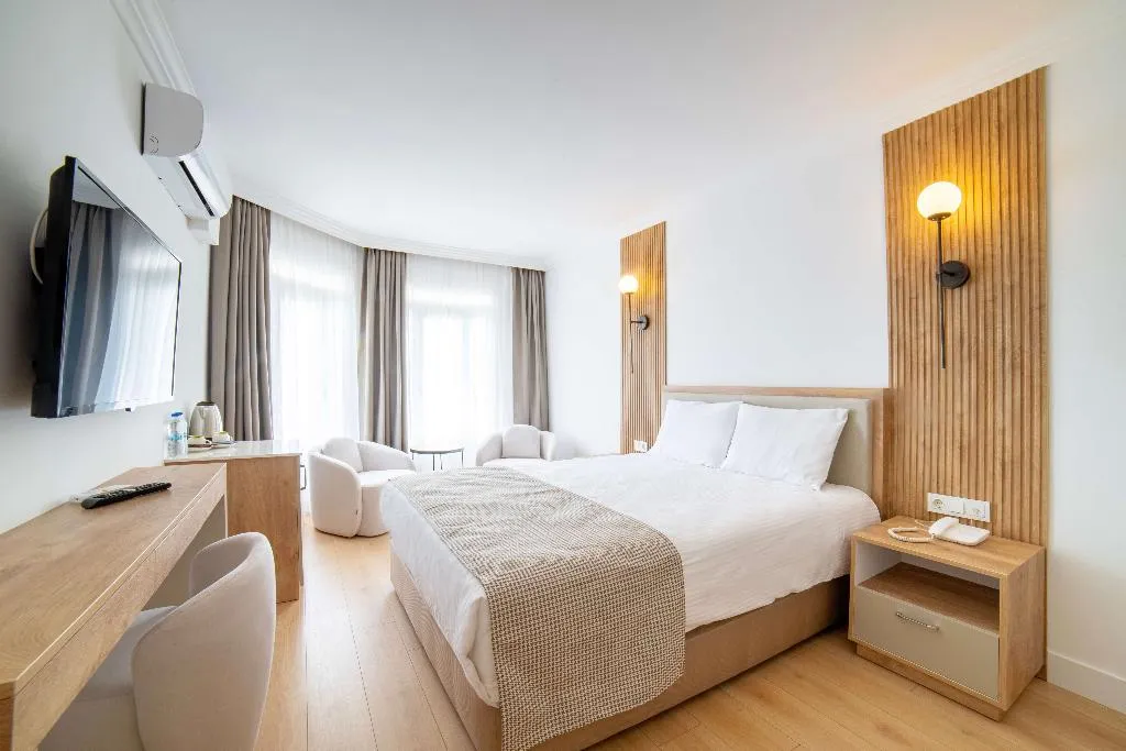 JUNIOR SUITE SEA VIEW Room, Golda Hotel, Antalya