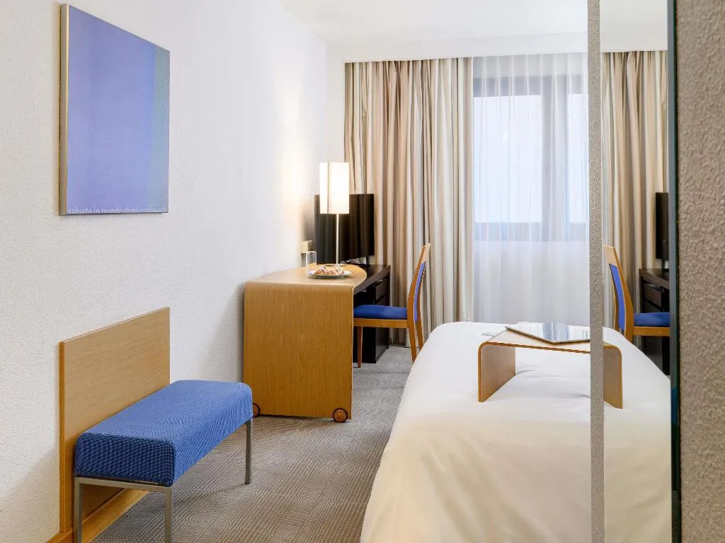 DOUBLE WITH DOUBLE BED Room, Novotel Gdansk Centrum, Gdansk