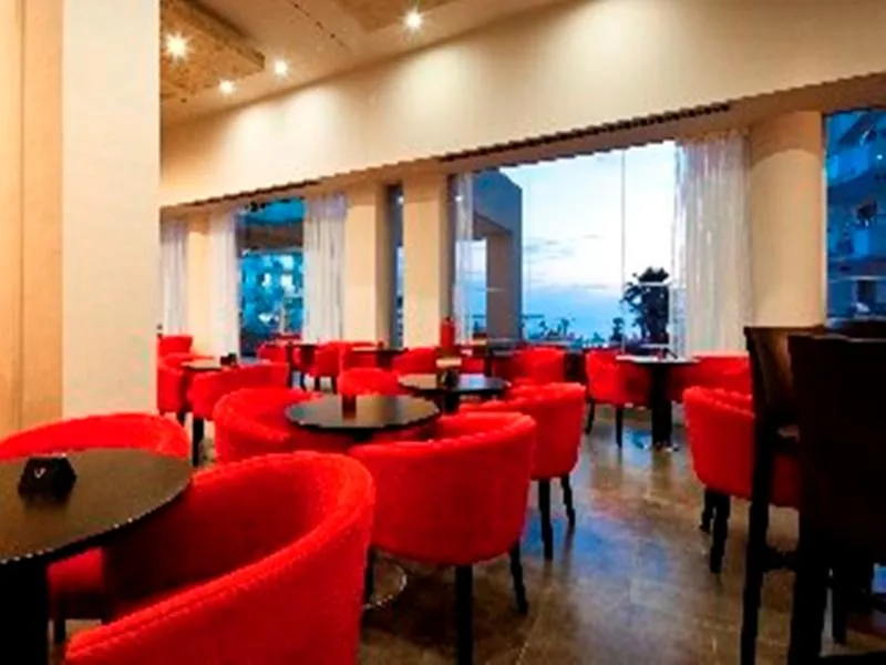 Bar, Capital Coast Resort and Spa, Cyprus