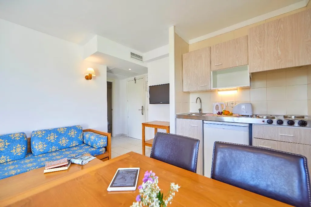 JUNIOR SUITE GARDEN VIEW Room, Gavimar La Mirada Club Resort, Majorca