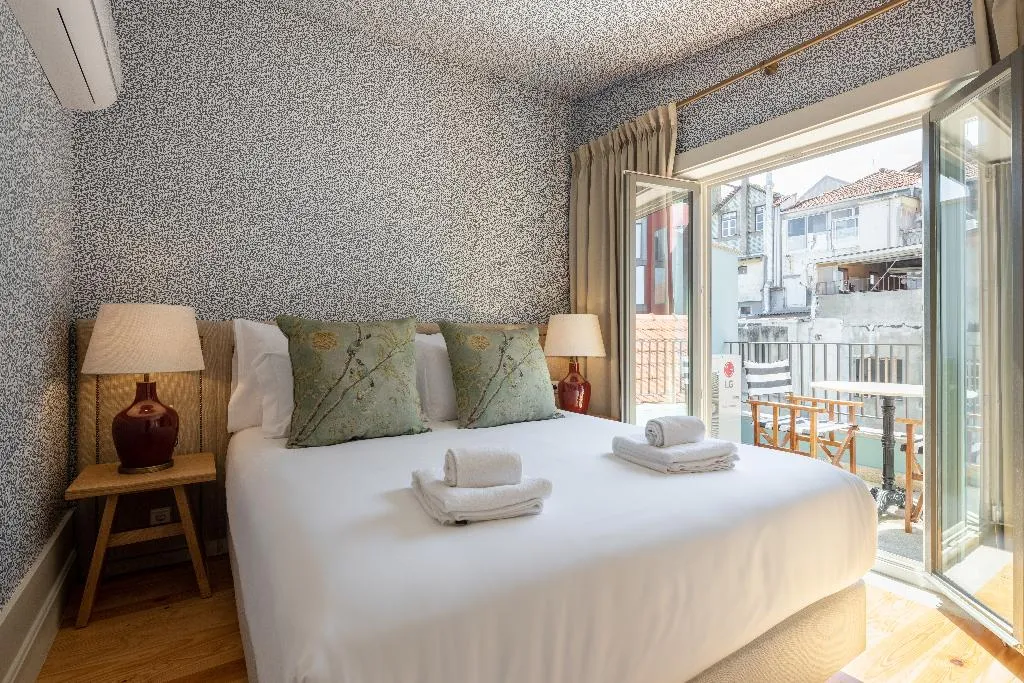 APARTMENT TWO BEDROOMS Room, Líbere Porto Laranjais, Porto