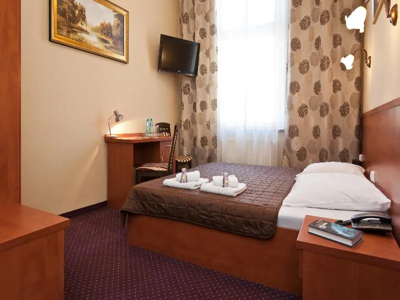 DOUBLE STANDARD Room, Maksymilian, Krakow