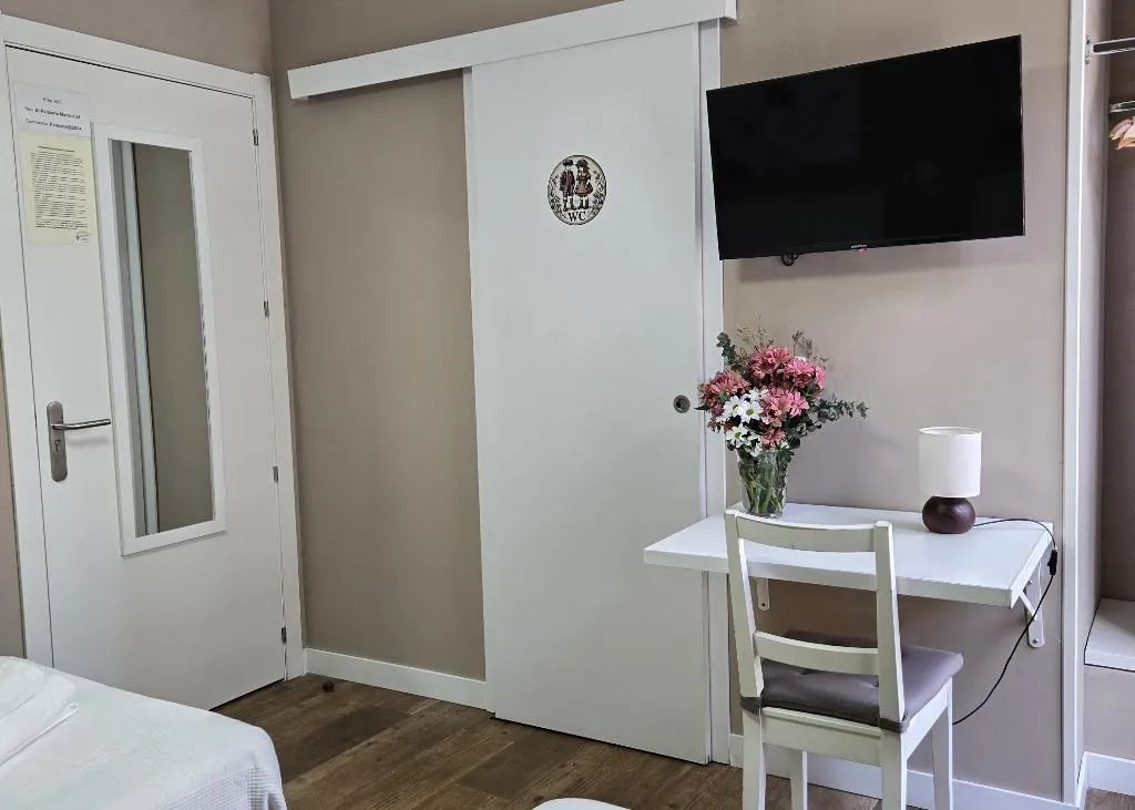 Room, El Palacete De La Almudayna, Madrid