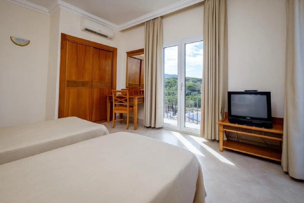 Double or Twin SUPERIOR Room, Montjoi, Costa Brava