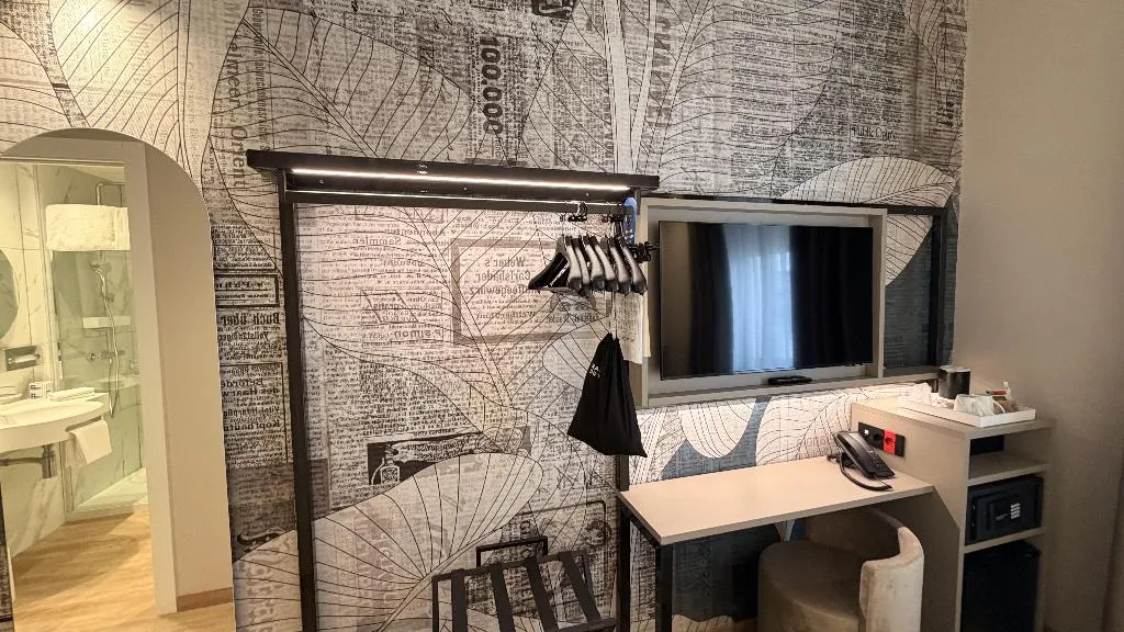 DOUBLE QUEEN BED NON SMOKING Room, Astoria Sure Hotel Collection by Best Western, Milan