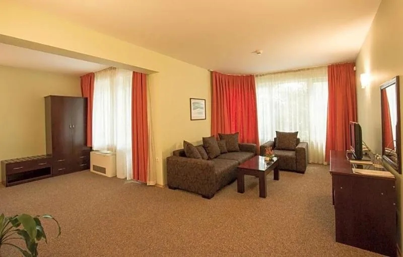 Lobby, Divesta, Varna