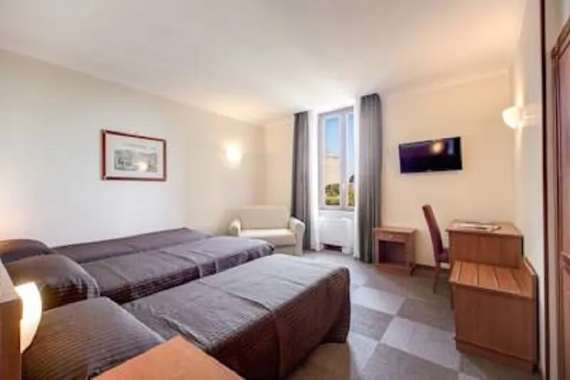 TRIPLE STANDARD Room, Romoli, Naples
