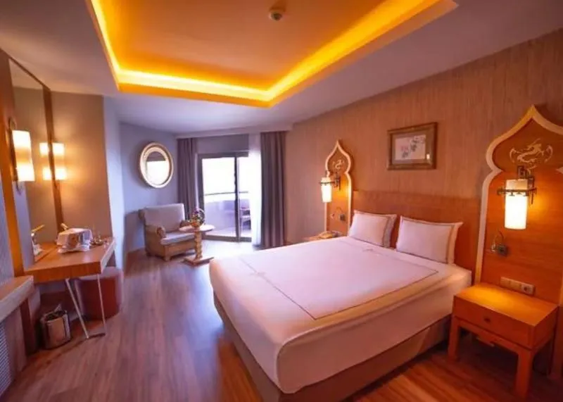 FAMILY ROOM DELUXE SEA VIEW Room, Royal Dragon Hotel, Antalya