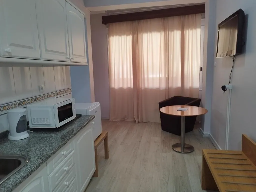 APARTMENT ONE BEDROOM Room, Alojamento Central Ii, Madeira