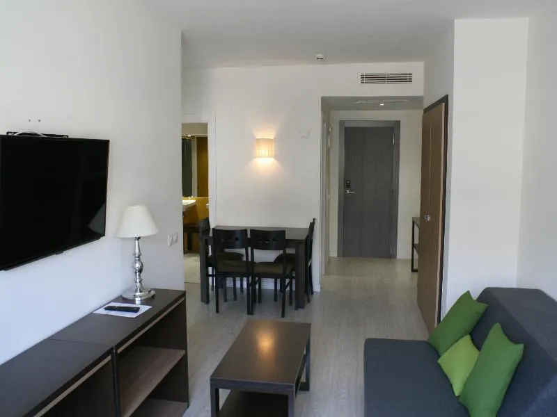APARTMENT CAPACITY 7 Room, Apartamentos Recoletos, Madrid