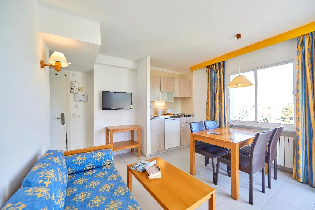JUNIOR SUITE GARDEN VIEW Room, Gavimar La Mirada Club Resort, Majorca