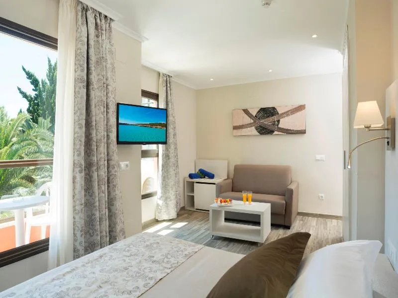 Room, Ona Palmira Paguera, Majorca
