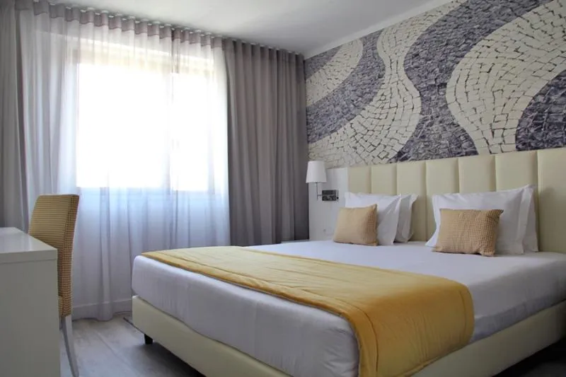 DOUBLE STANDARD Room, Masa Hotel Almirante, Lisbon