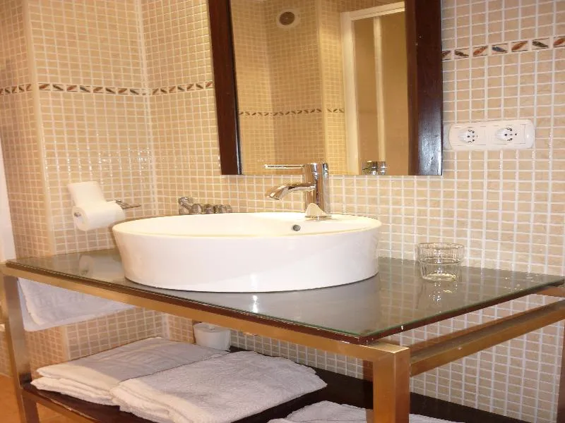 APARTMENT CAPACITY 4 ONE BEDROOM Room, Ordino 3000, Ordino