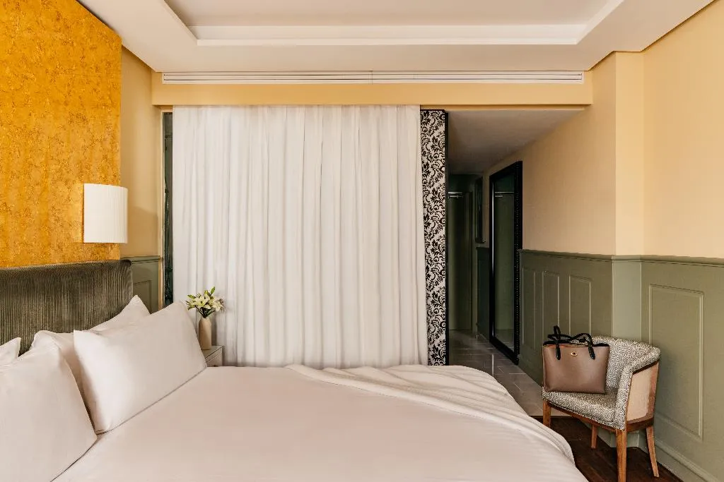 Room, Hotel Colón Gran Meliá, Seville