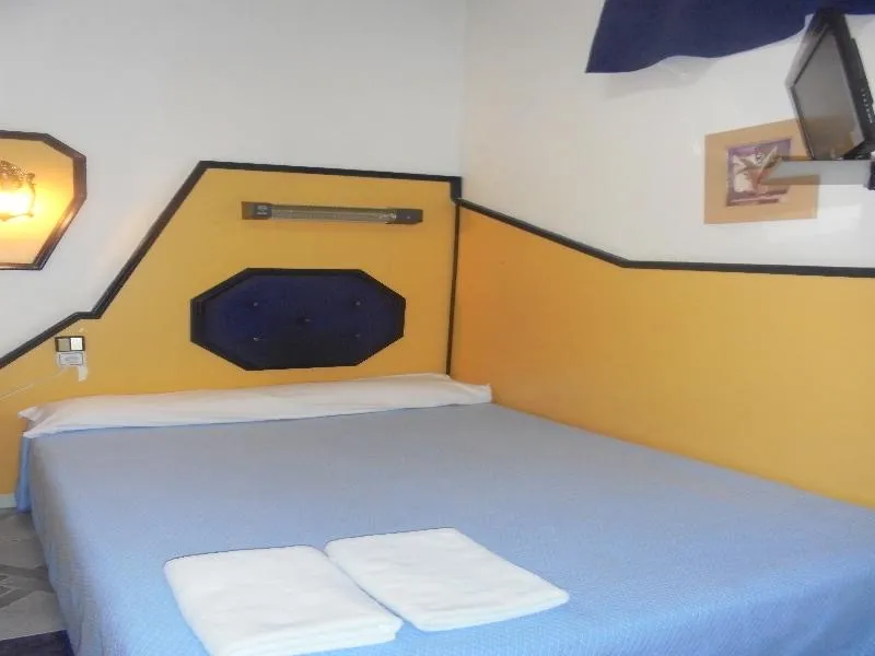 SINGLE STANDARD Room, Nuevo Pino, Seville