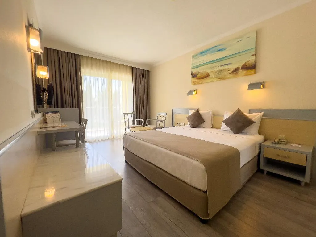 SUITE CLASSIC WITH BALCONY Room, AQI Pegasos World, Antalya