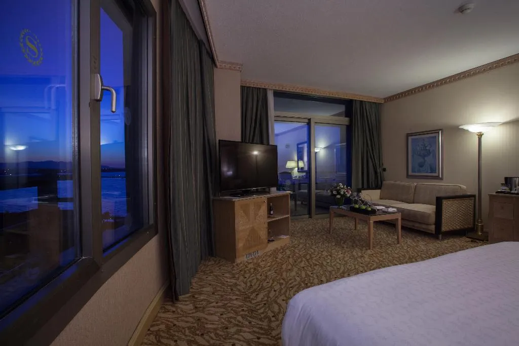 JUNIOR SUITE SEA VIEW Room, Sheraton Cesme Resort Hotel & SPA, Izmir