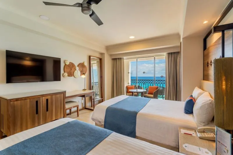 DOUBLE DELUXE OCEAN FRONT Room, GR Solaris Cancun All Inclusive, Cancun Area