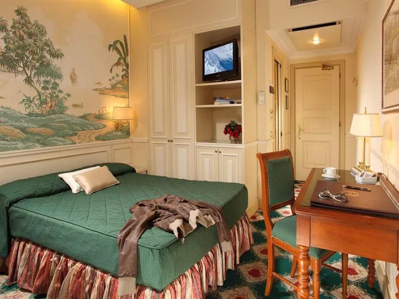 DOUBLE STANDARD Room, Donna Laura Palace, Rome
