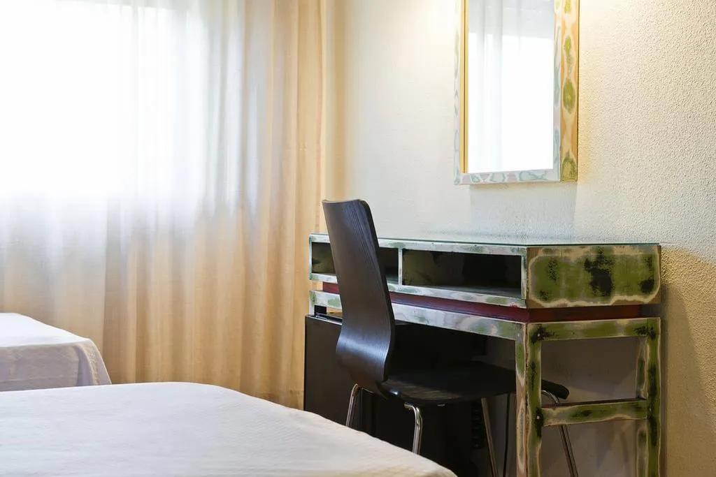 DOUBLE STANDARD Room, HRC Hotel, Madrid
