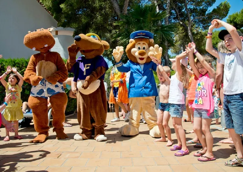 Sports and Entertainment, Beach Club Font de Sa Cala, Majorca