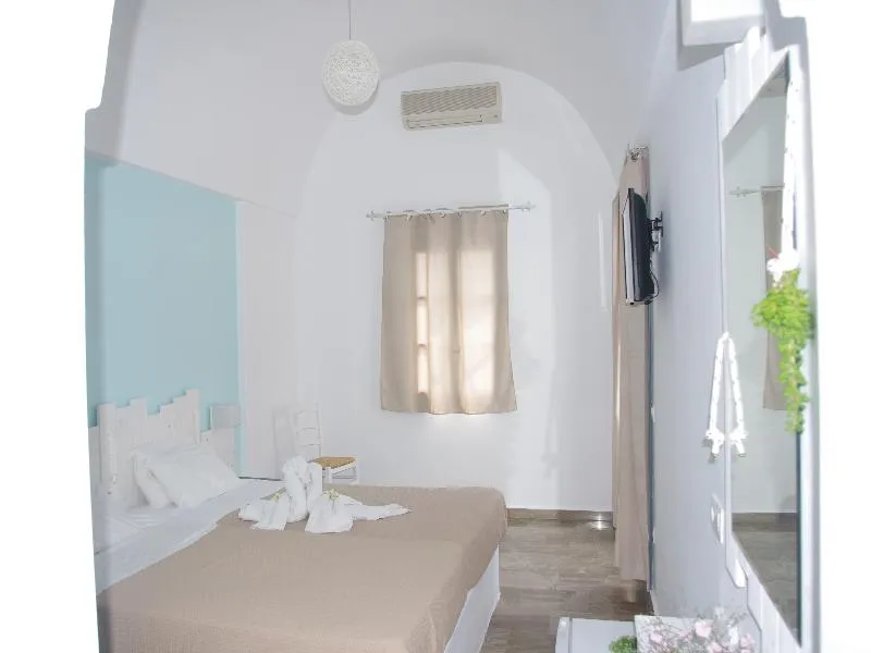 Double or Twin STANDARD Room, Iris Boutique Hotel, Santorini